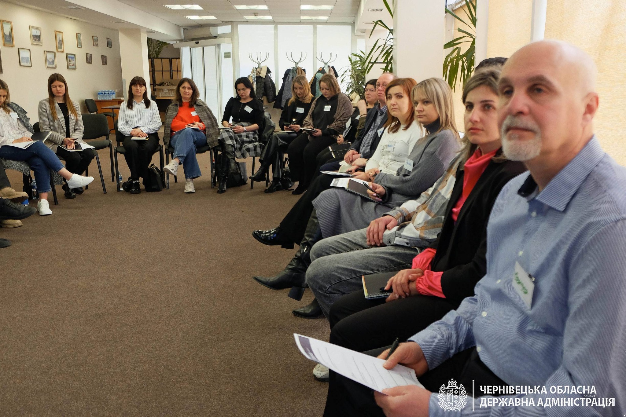 Працівників ЦНАП Буковини навчали емоційної стійкості та профілактики вигорання