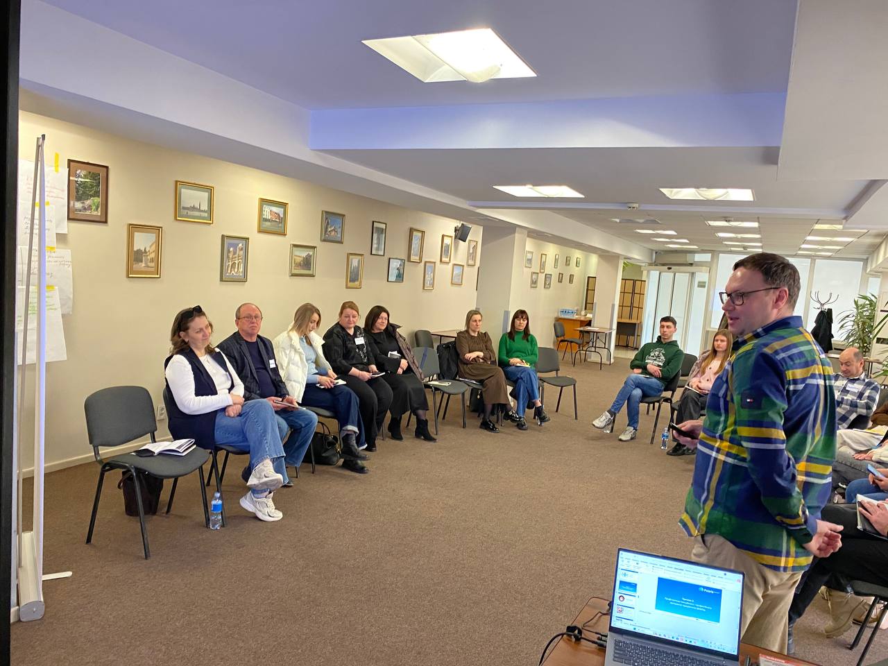 Працівників ЦНАП Буковини навчали емоційної стійкості та профілактики вигорання