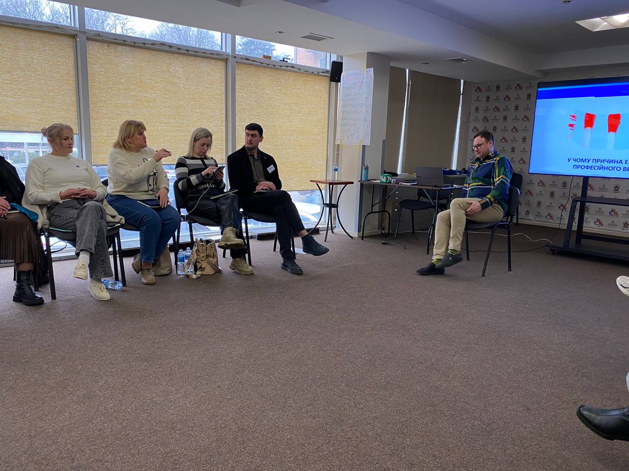 Працівників ЦНАП Буковини навчали емоційної стійкості та профілактики вигорання