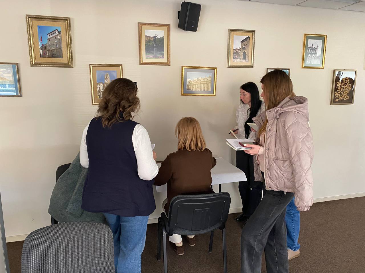 Працівників ЦНАП Буковини навчали емоційної стійкості та профілактики вигорання