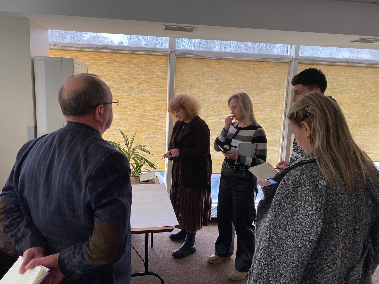 Працівників ЦНАП Буковини навчали емоційної стійкості та профілактики вигорання