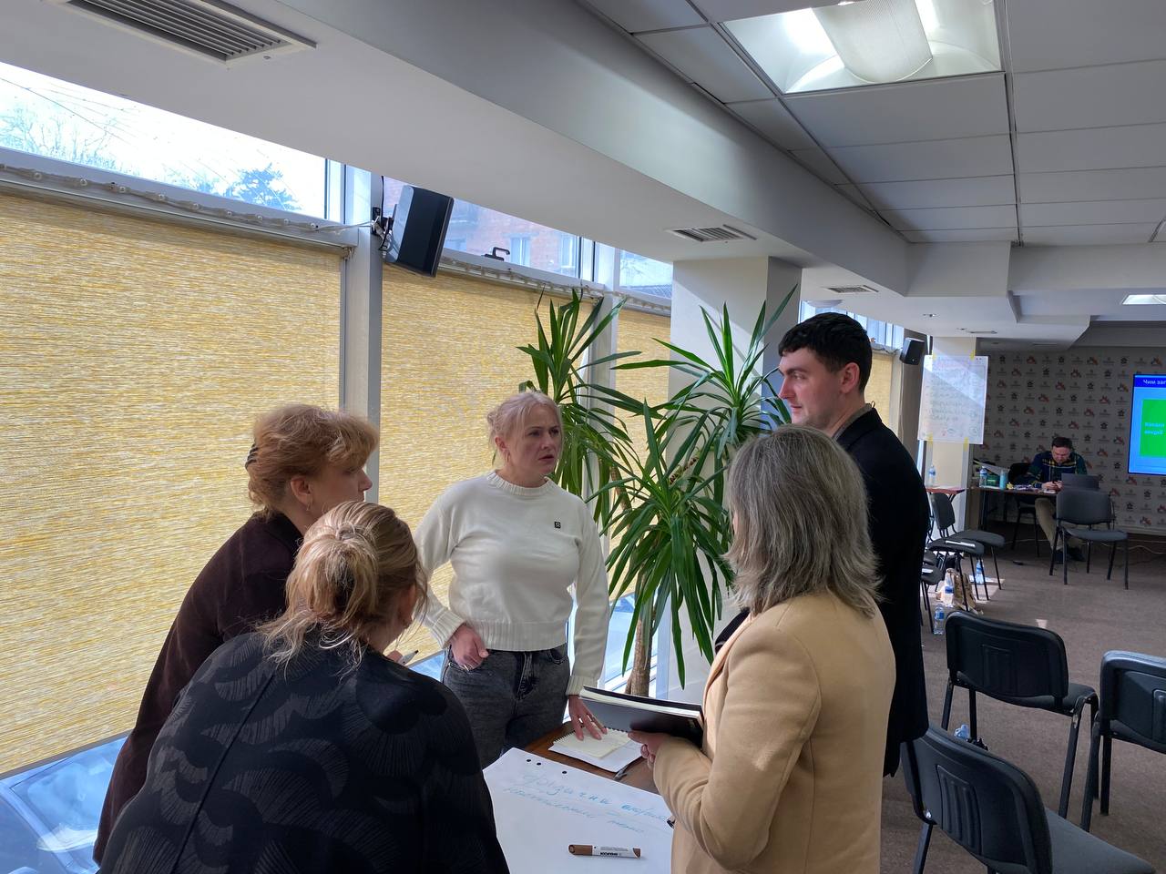 Працівників ЦНАП Буковини навчали емоційної стійкості та профілактики вигорання