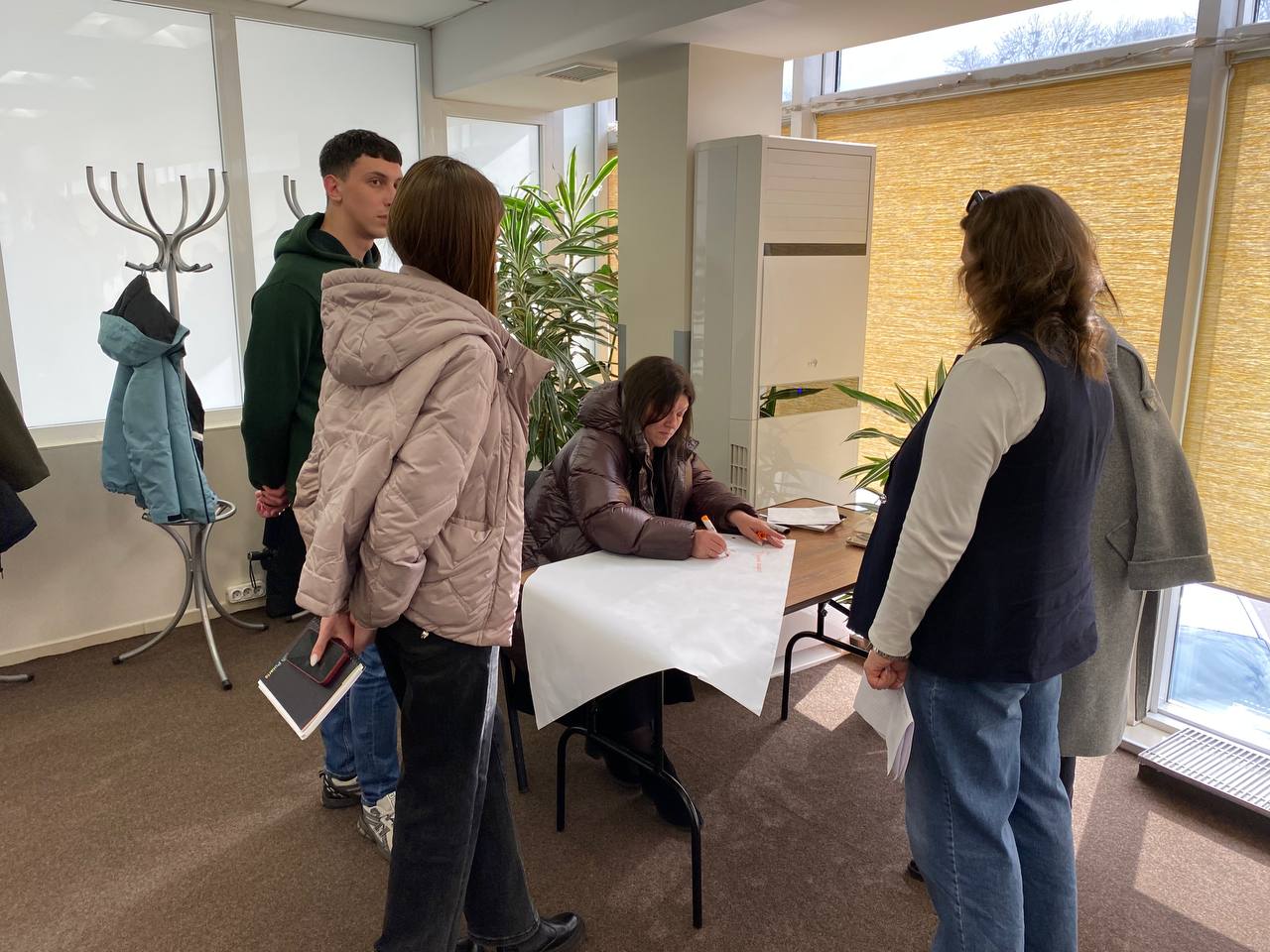 Працівників ЦНАП Буковини навчали емоційної стійкості та профілактики вигорання