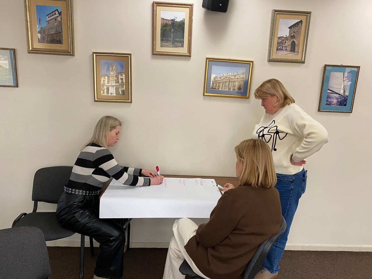 Працівників ЦНАП Буковини навчали емоційної стійкості та профілактики вигорання